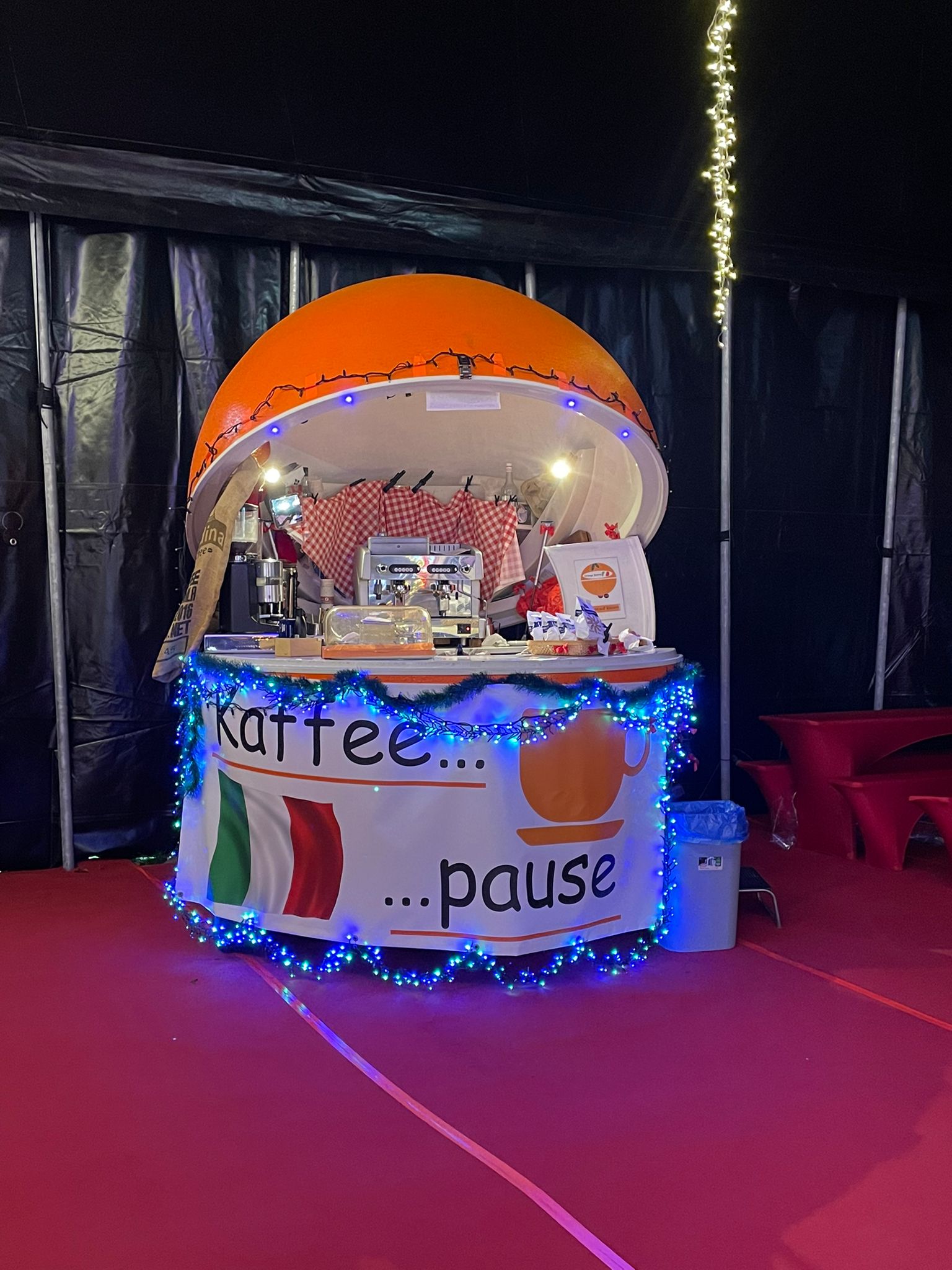 Orange Bistro Detail